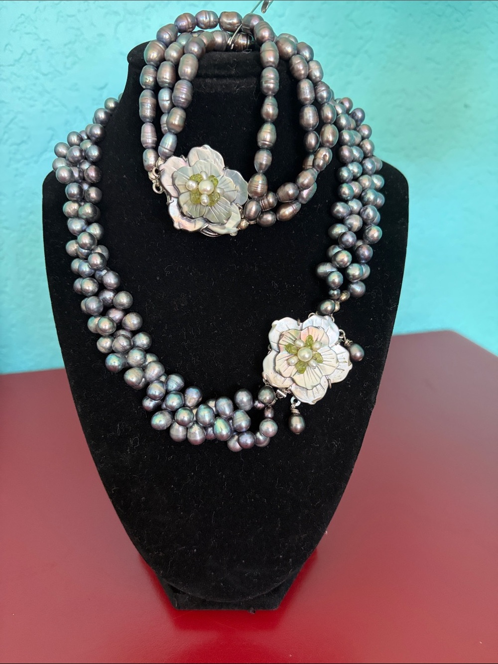 Vintage Iridescent Black Pearl Necklace and Bracelet Set with Abalone Clasps